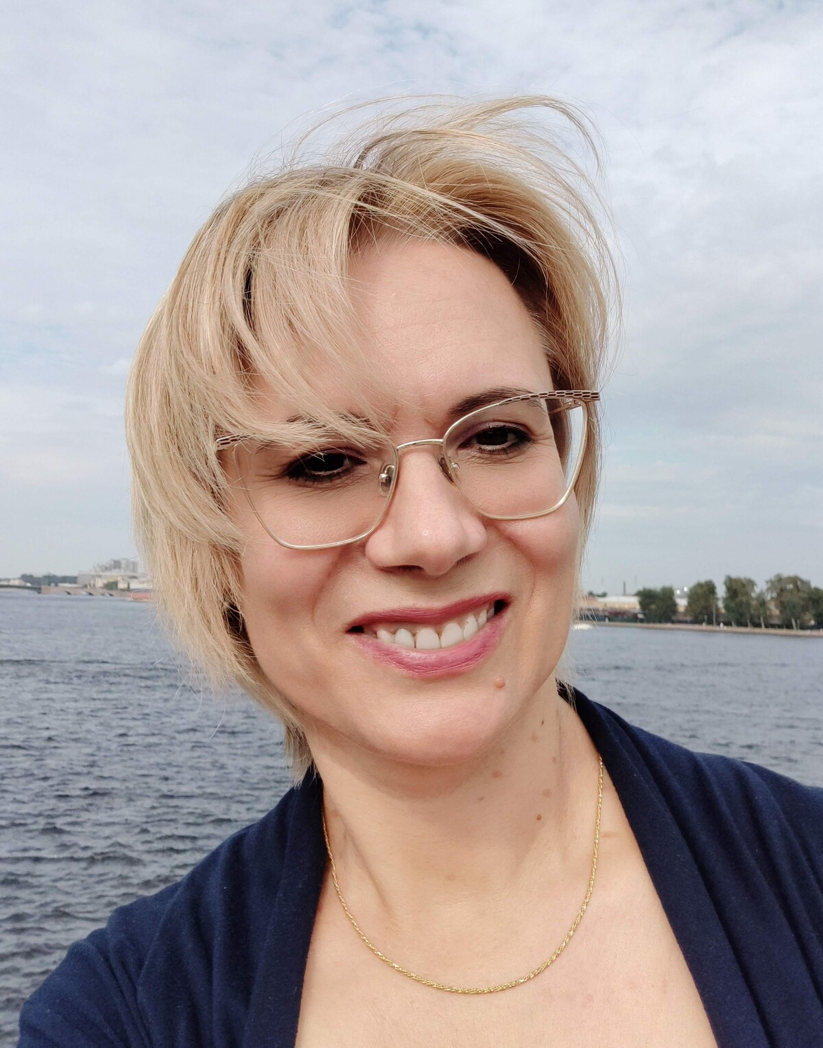 <p> </p><p><strong>Елена Кабанова<br></b></p><p><b></b></p><p>(лицензия № Т-027-01367-78/02035763)</p><b></b> <p> </p><p><strong>Елена Кабанова<br></b></p><p><b></b></p><p>(лицензия № Т-027-01367-78/02035763)</p><b></b>