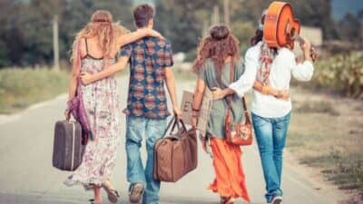 <p>Хиппи выступали за ненасилие, любовь, а также были известны своим непредубеждённым отношением к сексуальности, однако это не значит, что они были тантриками.</p> <p>Хиппи выступали за ненасилие, любовь, а также были известны своим непредубеждённым отношением к сексуальности, однако это не значит, что они были тантриками.</p>