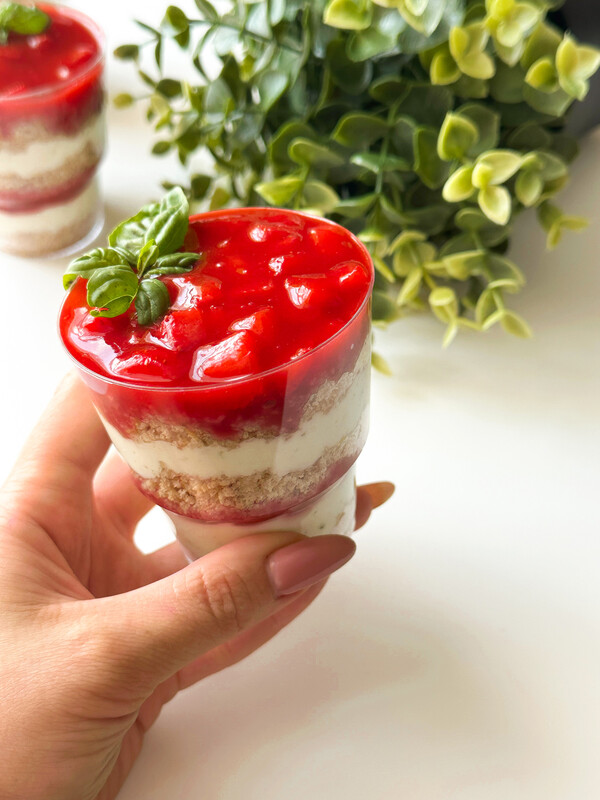 ПП-Трайфл «Клубника-базилик»