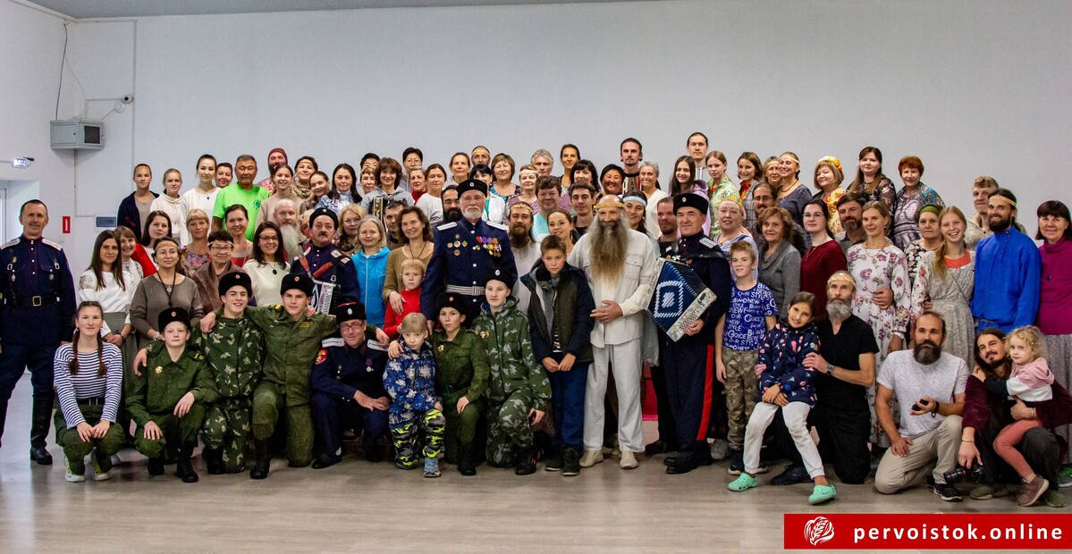 <p>		<strong>Здравия и Здоровья всем славным и путёвым людям!</strong>	</p>