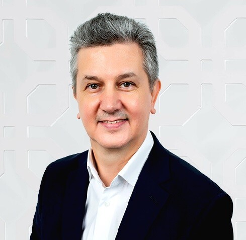 <p>Олег Качанов, бизнес-тренер, руководитель онлан-школы Deschool</p>